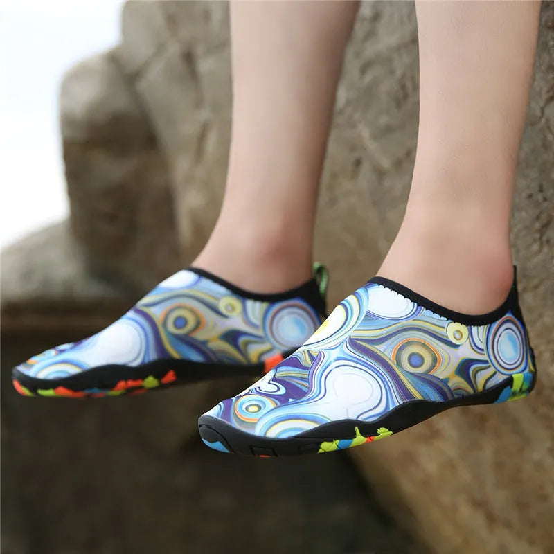 Lycra fabric beach wading shoes with EVA midsoles for men and women, shown in multiple colours