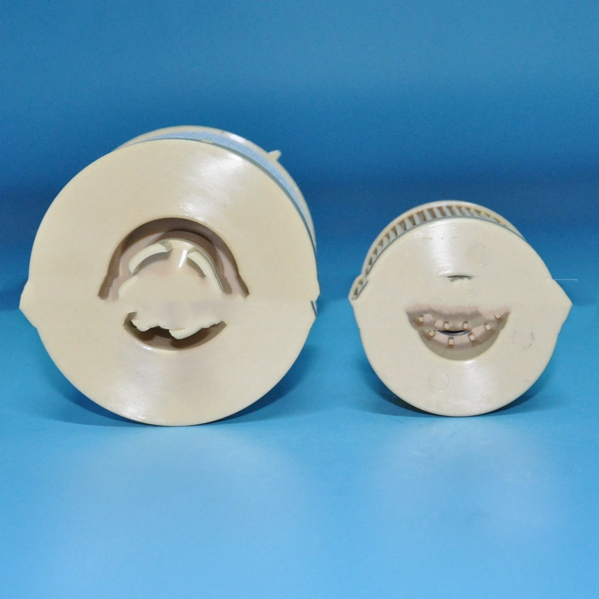 FD4616 diesel fuel filter for Ford F350 F550 6.0L engine showing 106mm height and replacement part numbers