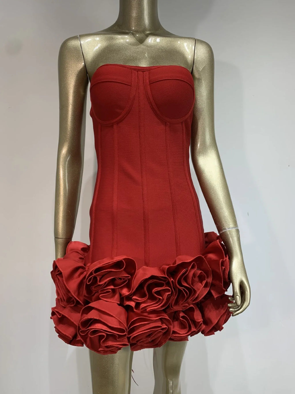 Women's solid colour mid waist dress in red, white, or black with urban style design