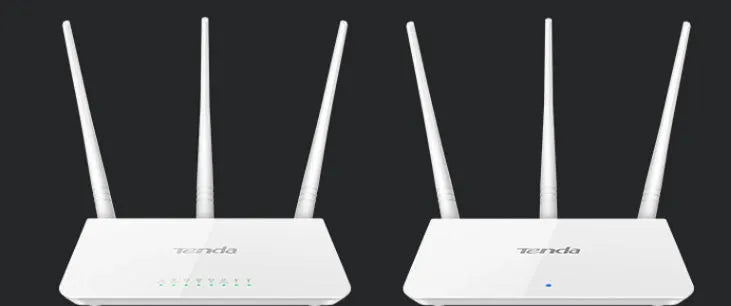 White wireless dual-band router for 2.4GHz and 5GHz broadband networks