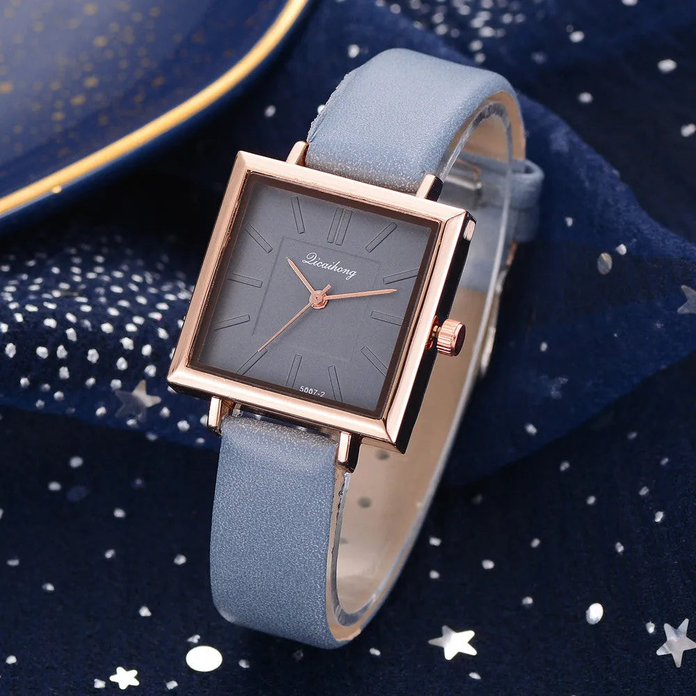 Square women's bracelet watch with leather strap, quartz movement, 2.8cm dial, available in seven colours