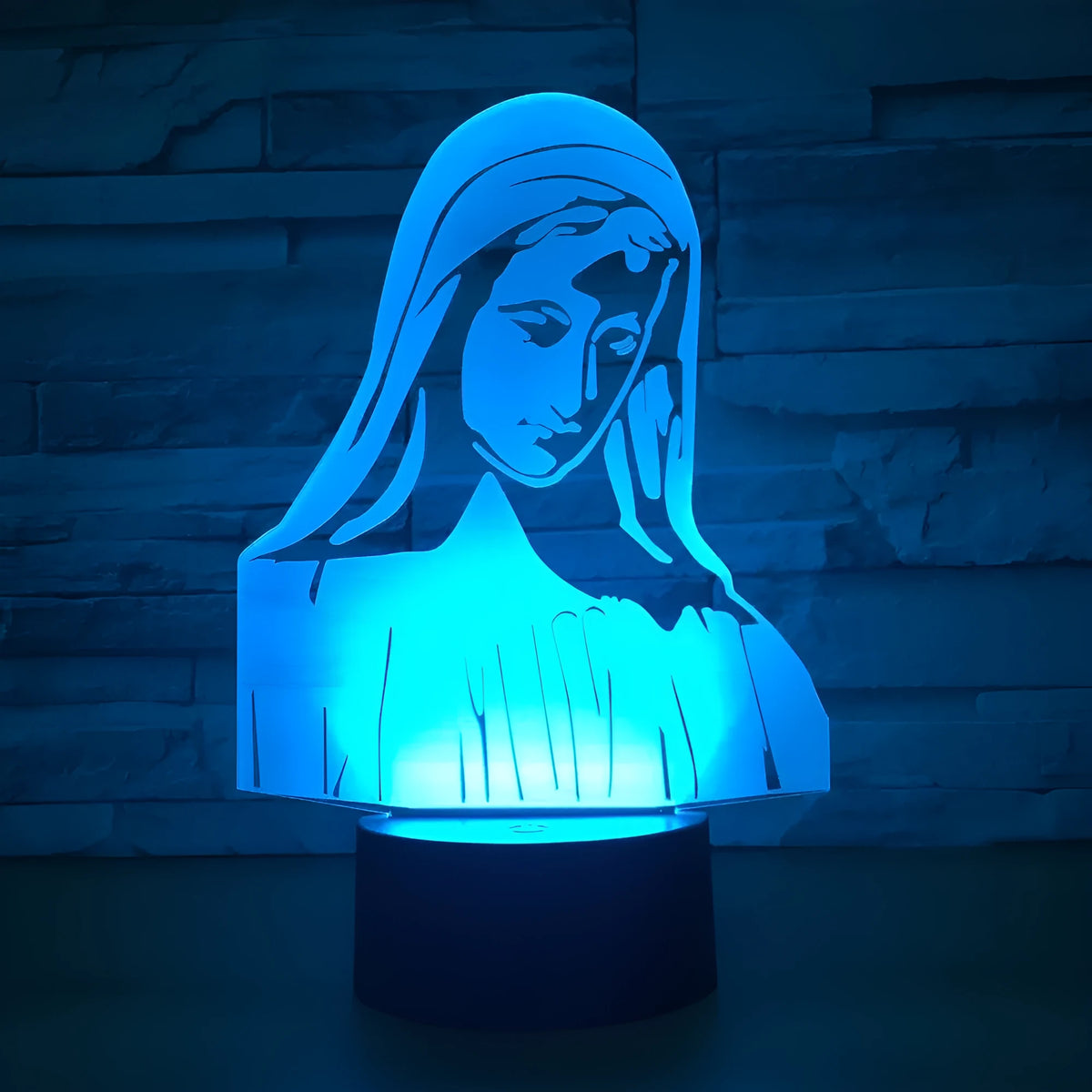 3D LED night light with colour changing modes showing dual-ring pattern on acrylic panel