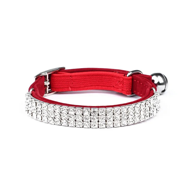 Rhinestone-decorated suede velvet cat collar adjustable from 20cm to 30cm in length.
