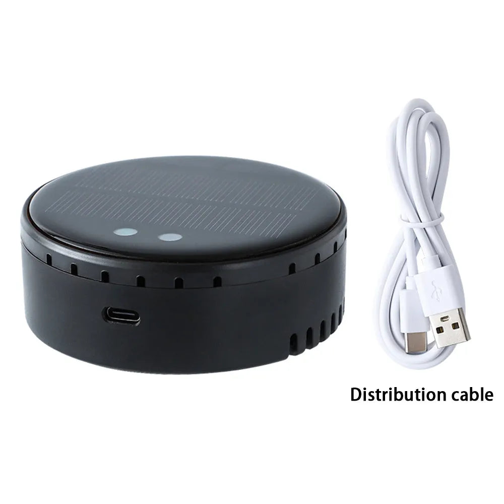 Solar-powered car air humidifier unit installed in vehicle air conditioning outlet