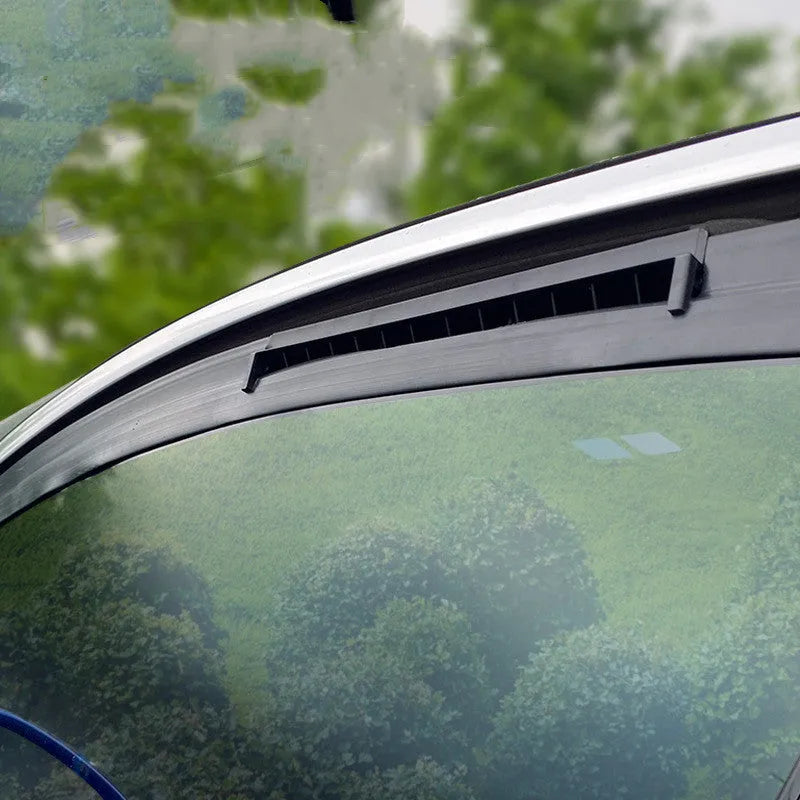 USB-powered black and white car ventilation fan with 1.5m cable for vehicle air circulation