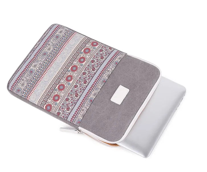 Canvas laptop sleeve bag in 11, 13, 14 or 15 inch size with listed centimetre dimensions