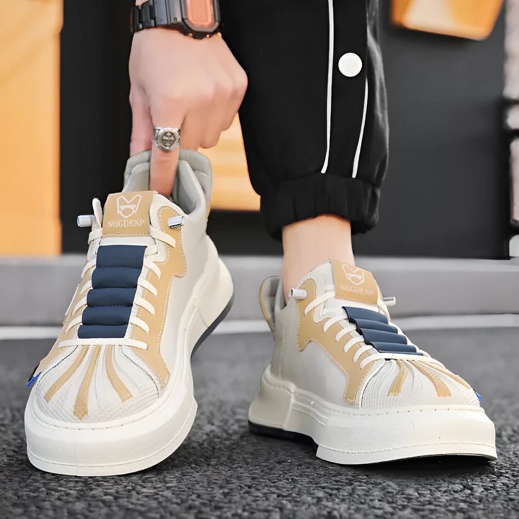 Men's beige low-top sneakers with elastic band fastening and round toe