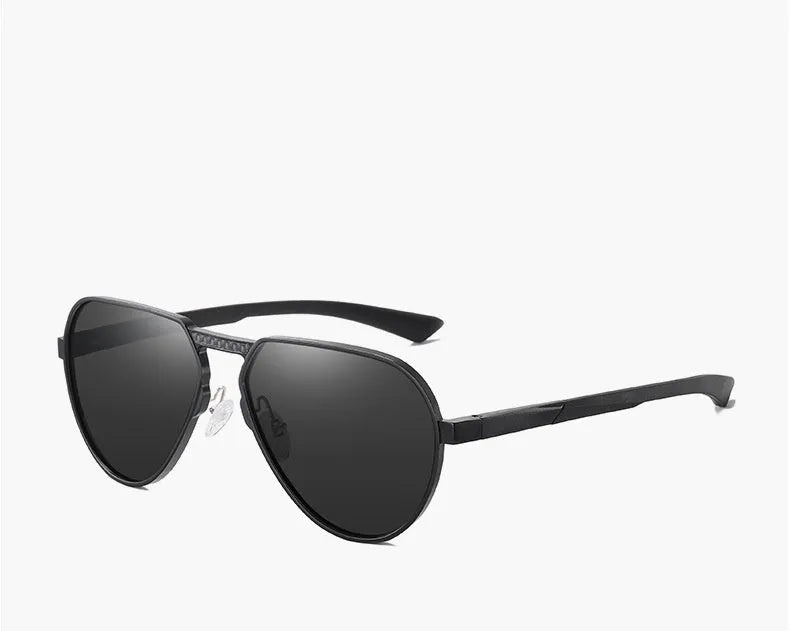 Aluminium-magnesium alloy polarised sunglasses with TAC lens, black frame with grey film