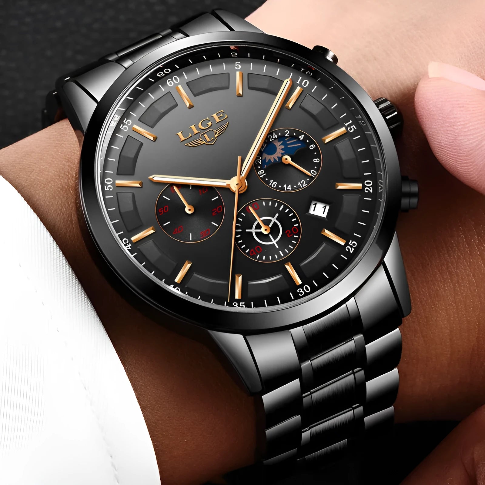 Men's waterproof quartz sports watch in multiple colours with 12mm thickness