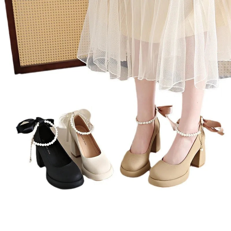 Women's beige Mary Jane shoes with chunky heel and ankle-strap buckle