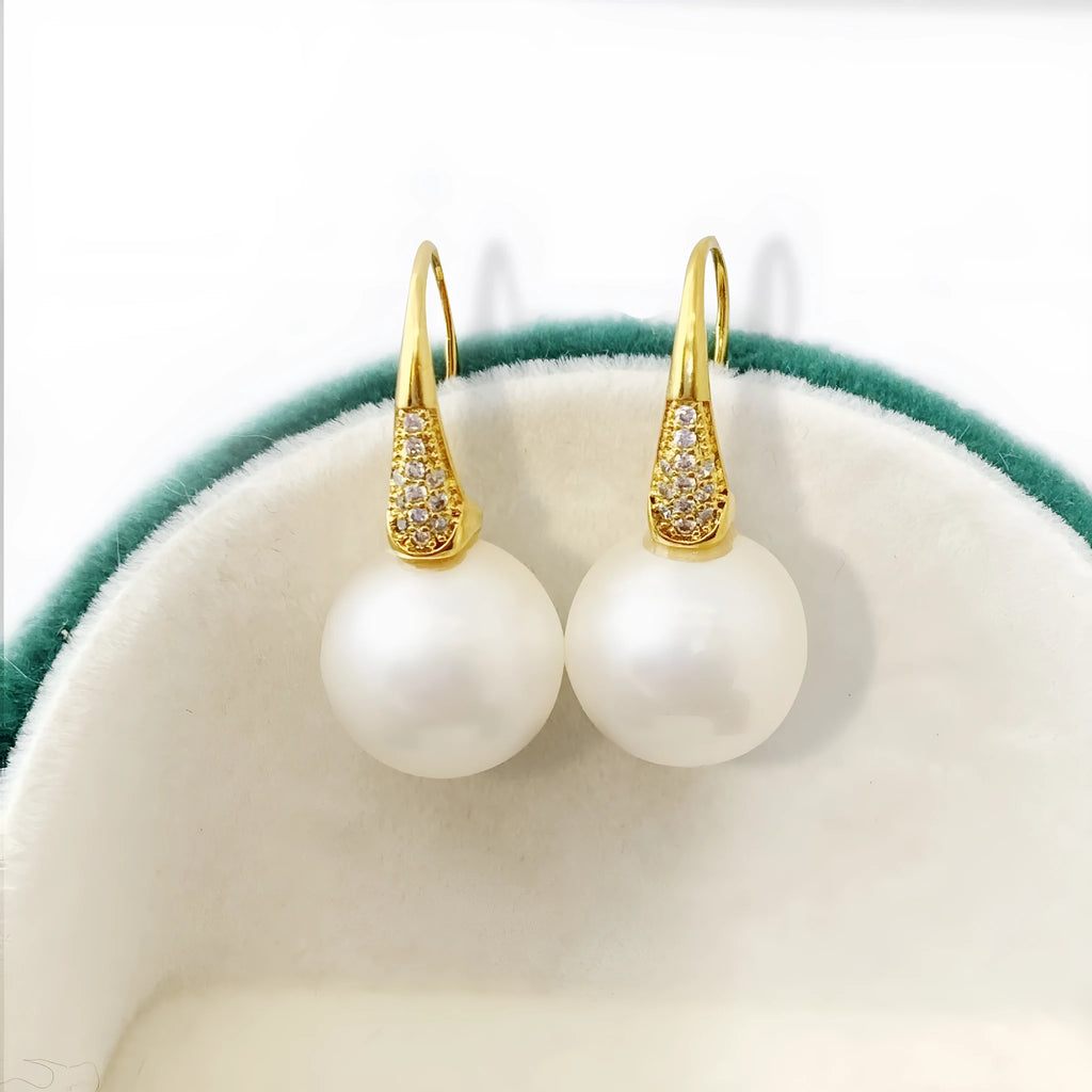 Women's geometric pearl earrings in fashionable OL style, Shell Pearls Eardrops option, one pair