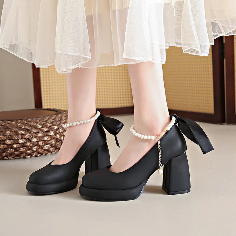 Women's beige Mary Jane shoes with chunky heel and ankle-strap buckle