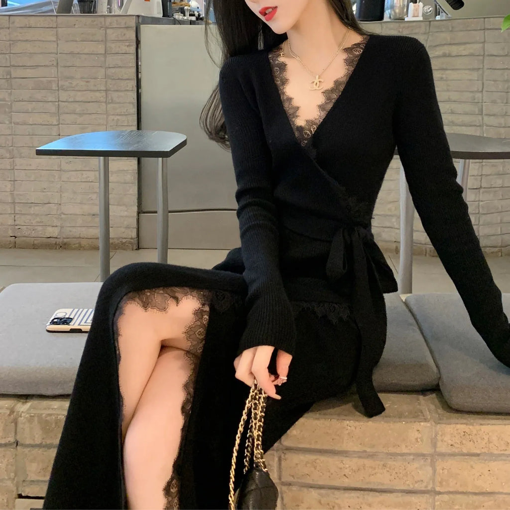 Black women's slim fit woolen skirt with princess dress design on a mannequin