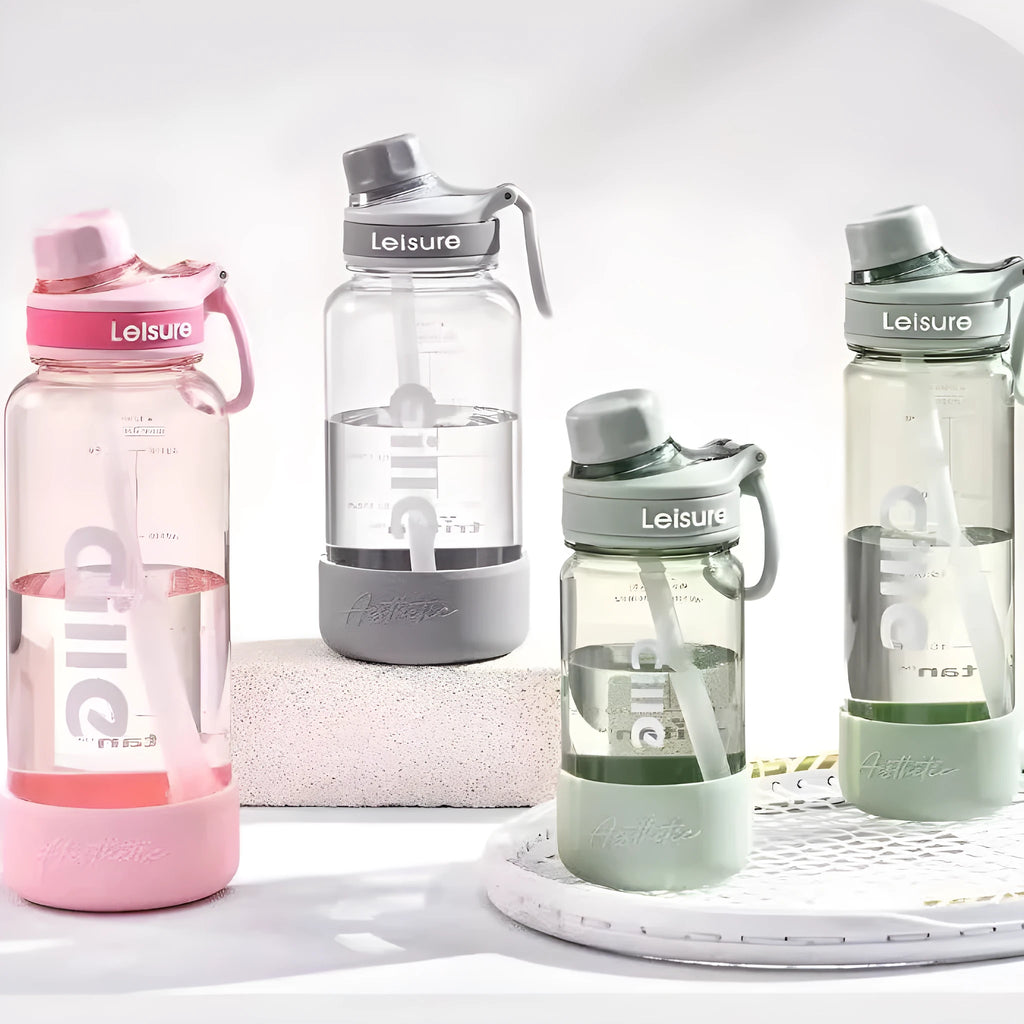 Heat-resistant plastic straw cup in grey, green or pink colours with direct-drink design