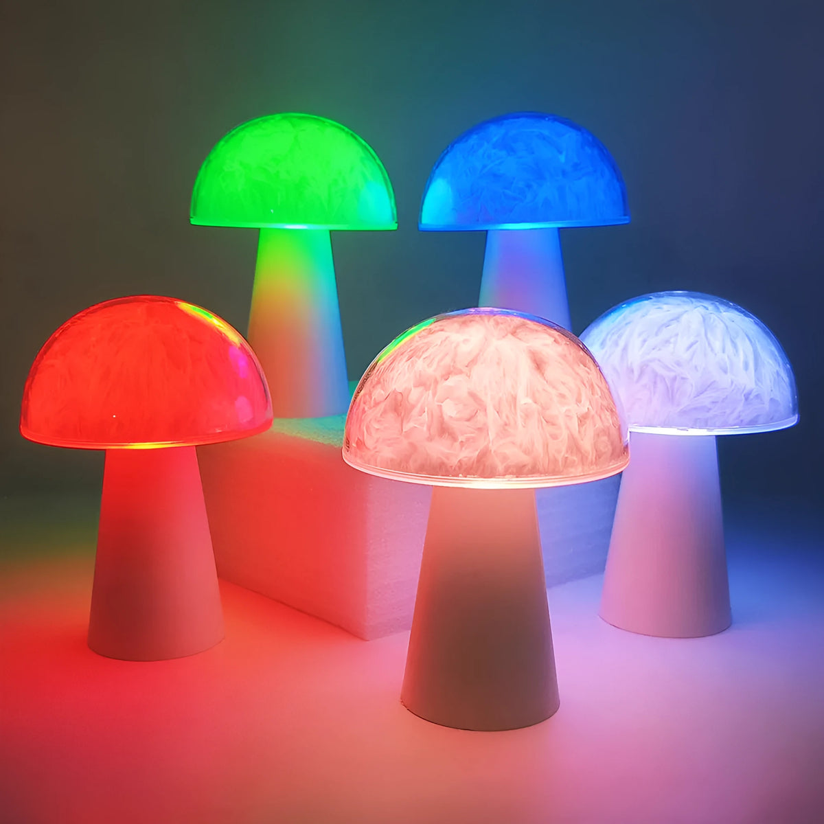 Mushroom-shaped remote control ambience light with RGB colours, measuring 9x9x13.5cm