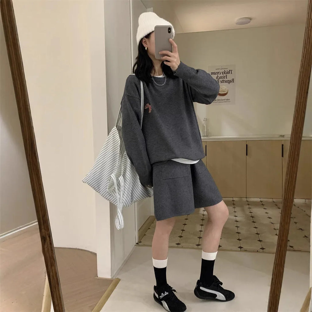 Casual sports knitted sweater shorts suit in imitation cashmere with embroidery detail