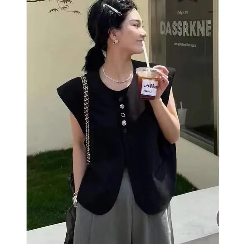 Women's loose-fit polyester vest with pockets in short 40cm length