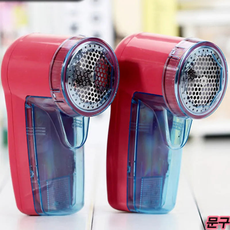 Compact portable electric lint remover for sweaters with strong wind system and rechargeable battery