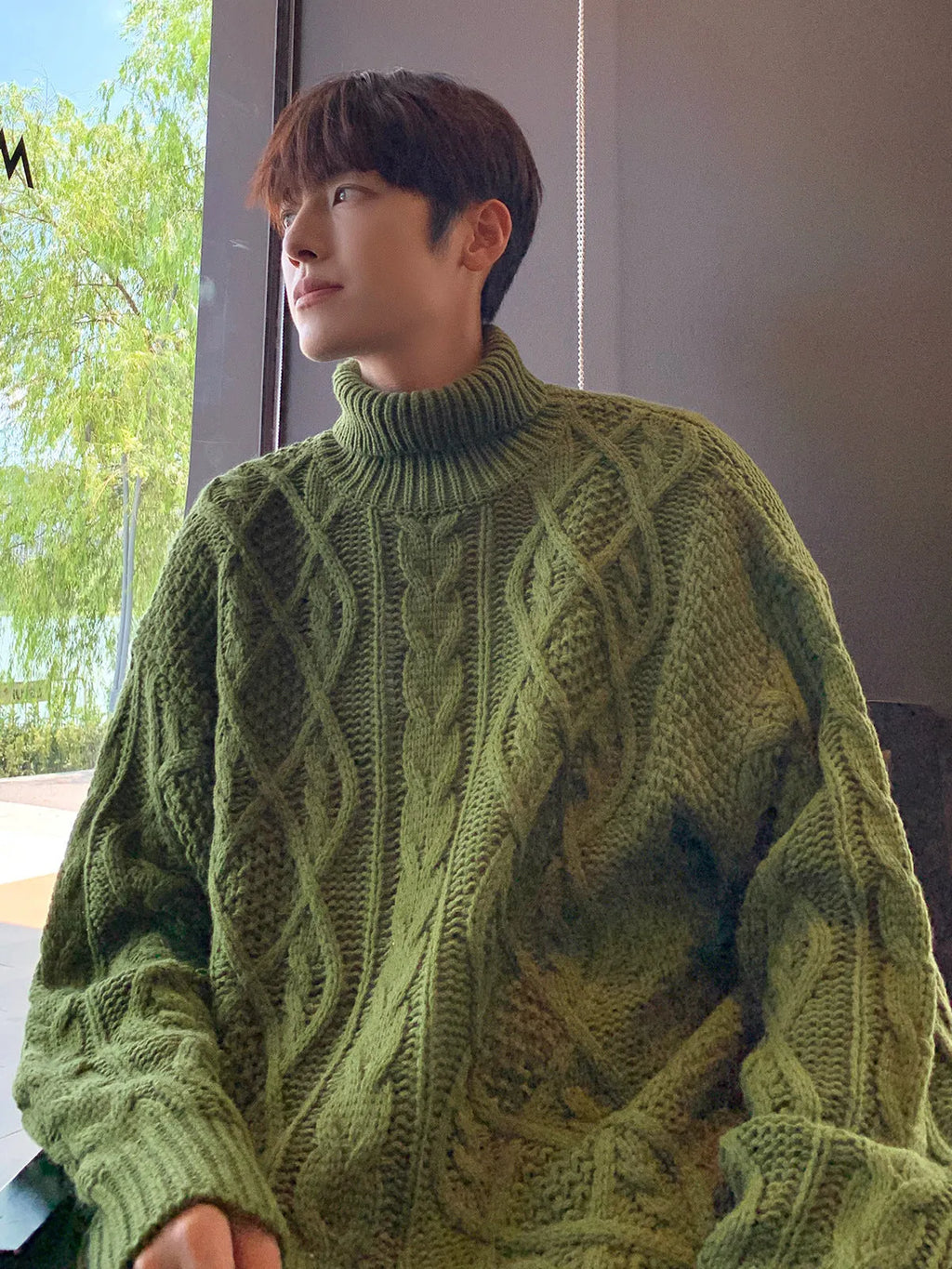 Japanese-style retro green jacquard turtleneck sweater, loose-fit wool-blend pullover for casual wear