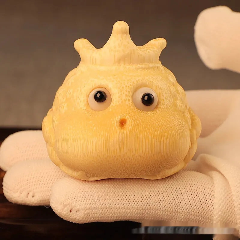 Solid bamboo carving ornament of a 5.0 crown princess toad in cute style.