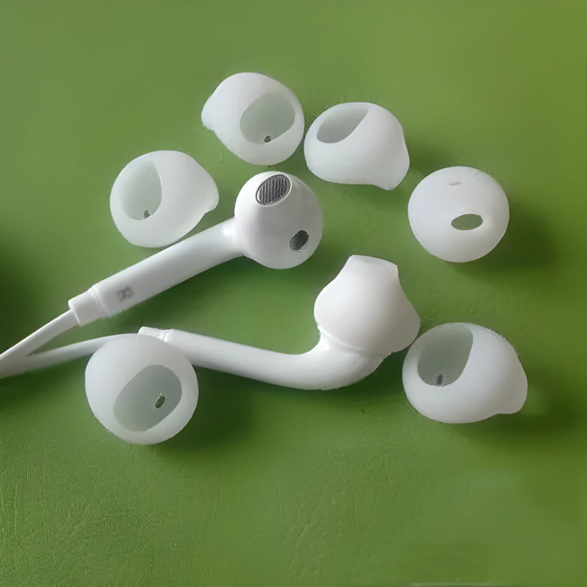 Black and white silicone protective sleeves for Samsung Galaxy S6 Edge model earphones