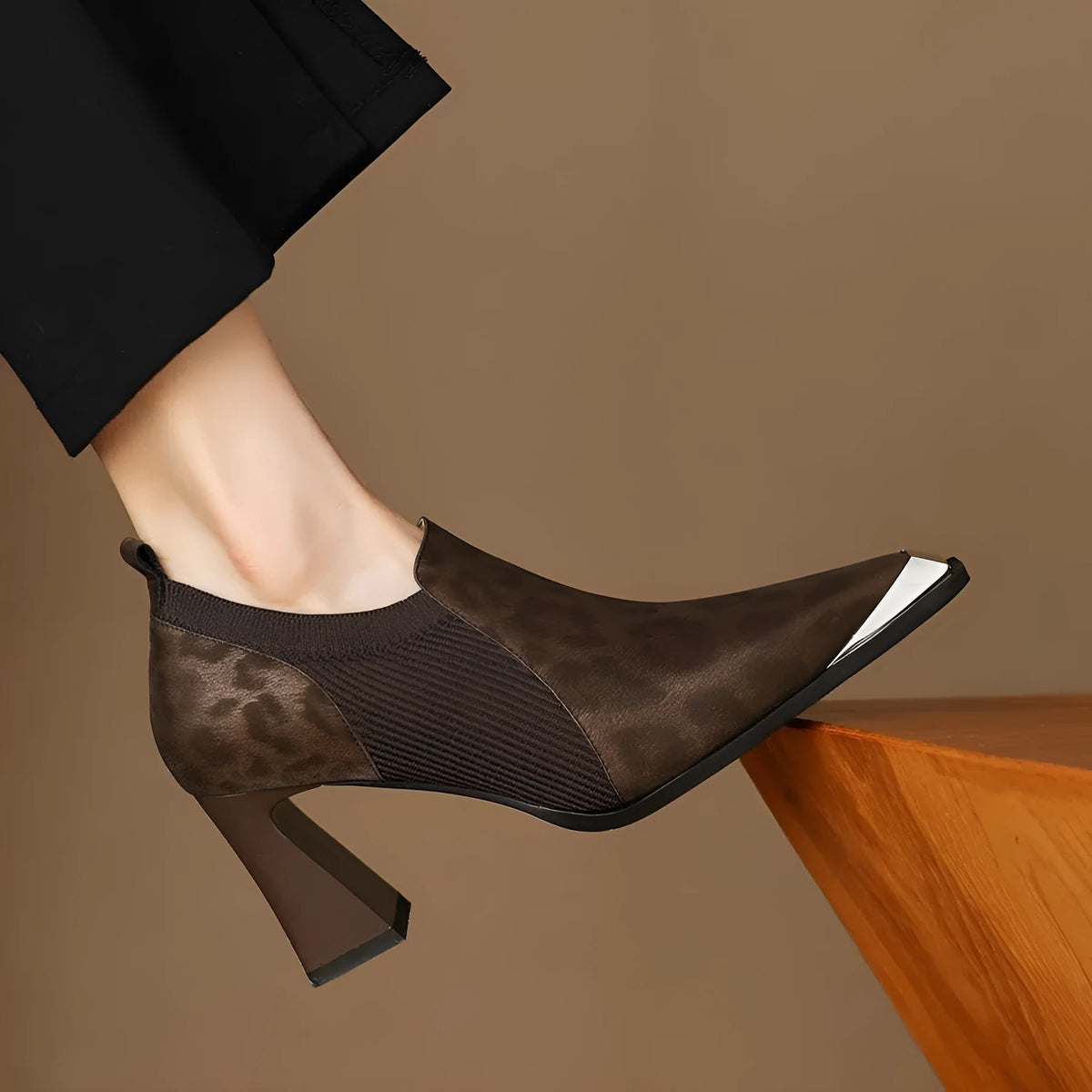 Women's leopard print high heels with chunky heel, pointed toe, PU upper, black or brown, sizes 35-40