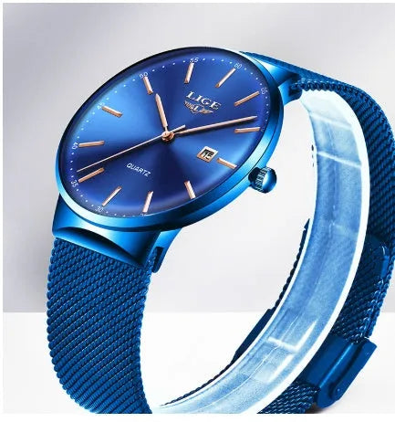 Men's stainless steel analogue wristwatch with a 40mm black dial on a matching bracelet.