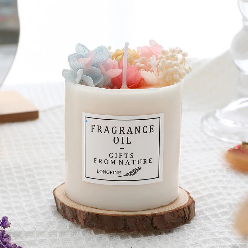 Aromatherapy candle with dried flowers decoration, showing gift box with wooden base and single candle options.