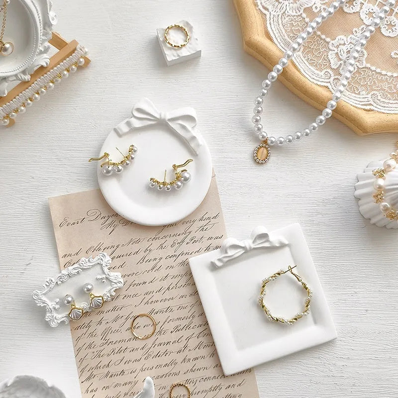 European Baroque style gypsum jewellery display plate with rectangular tray and small square board options
