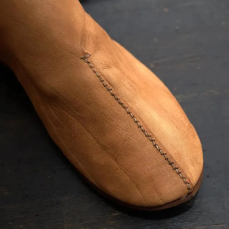 Men's flat heel ankle boots with round toe and lace-up fastening in black or brown, sizes 38-48