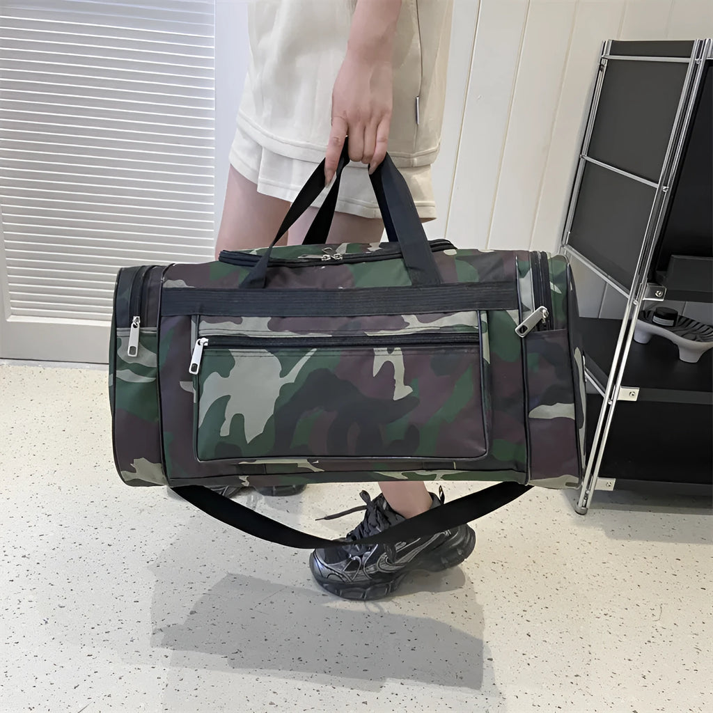 Camouflage pattern waterproof luggage bag with polyester striped lining