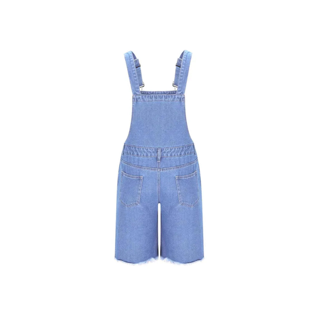 Men's ripped denim shorts with integrated suspenders in straight-leg style