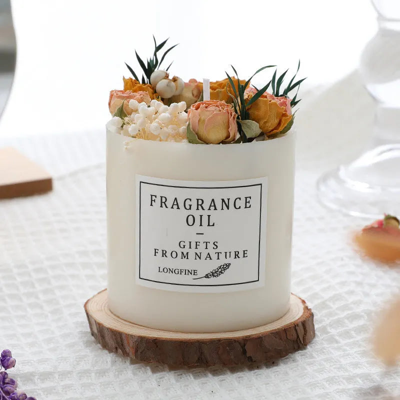 Aromatherapy candle with dried flowers decoration, showing gift box with wooden base and single candle options.