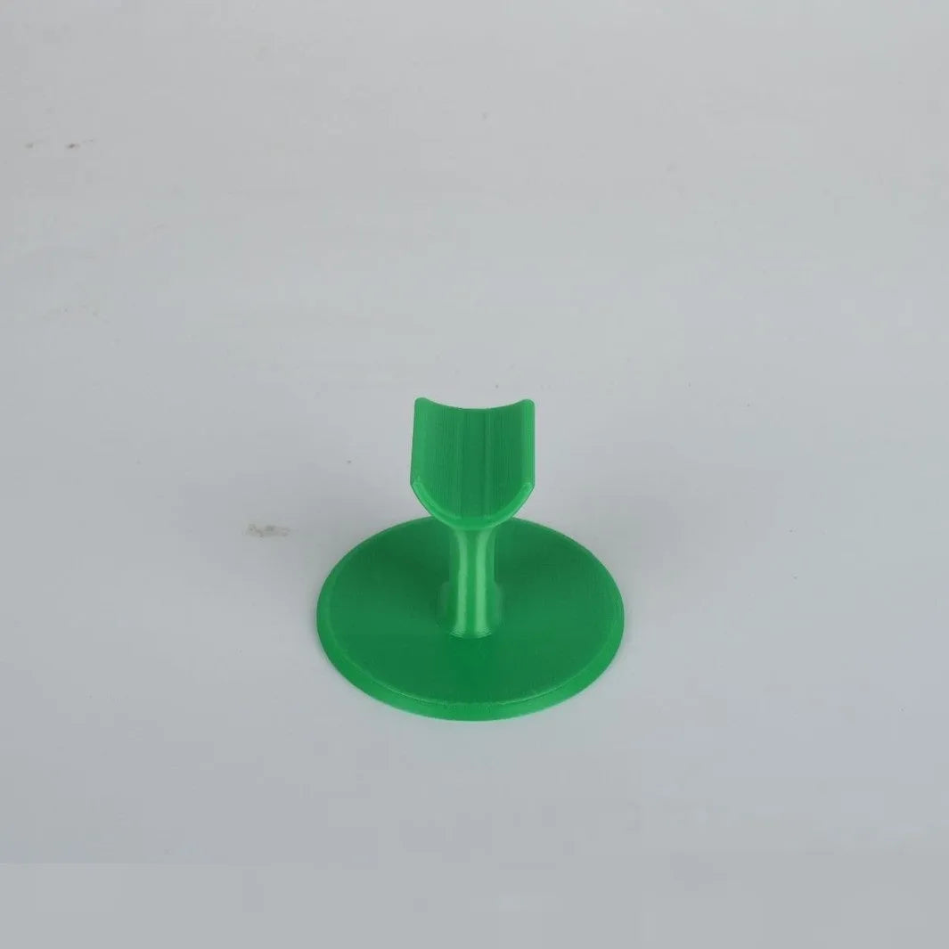 Nail bracket resin craft ornament in Chinese style, plastic and resin, 6 x 6 x 4.3 cm