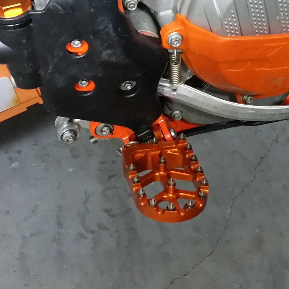 KTM motocross foot pedal in orange or blue, aluminium alloy off-road motorcycle modification part