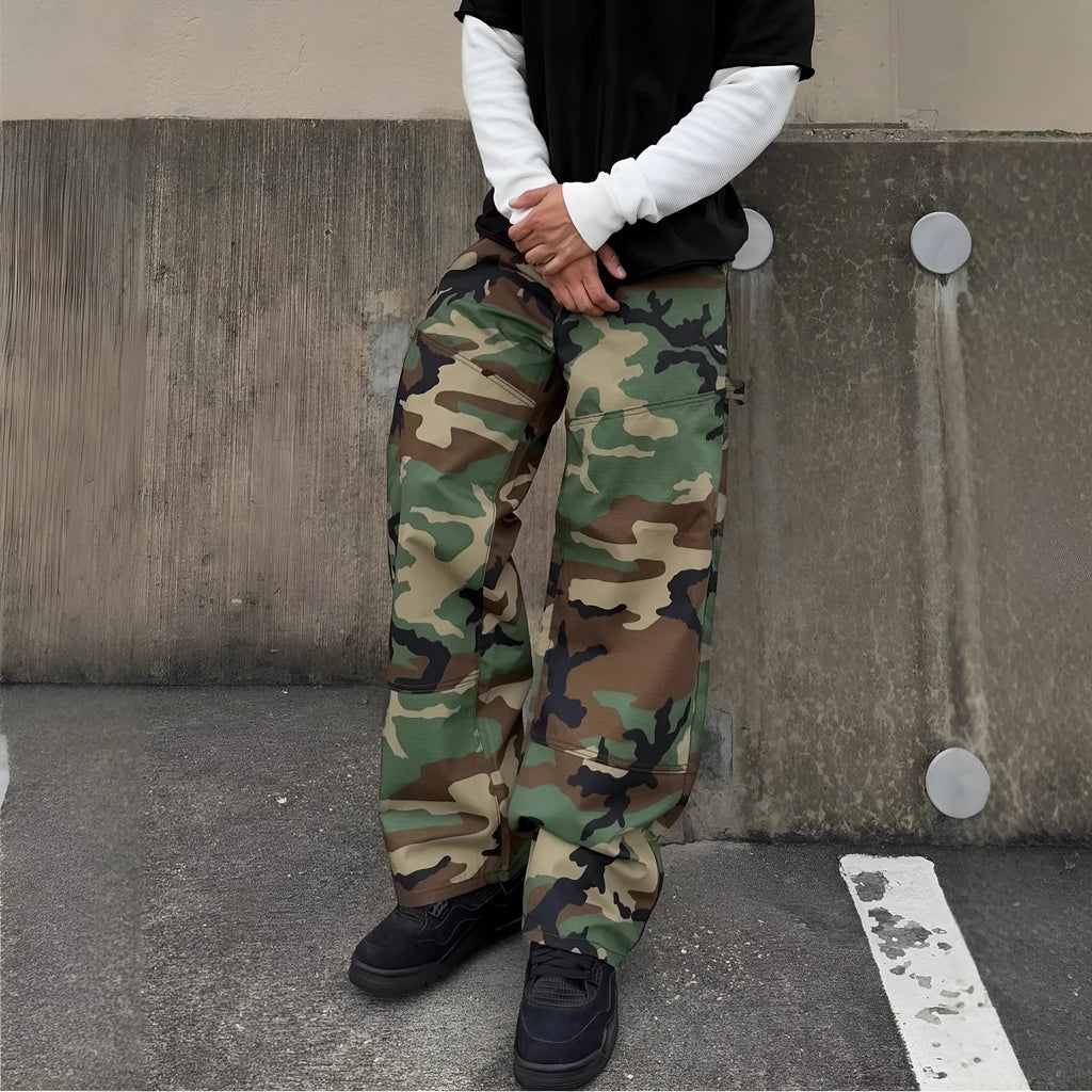 Men's loose camouflage workwear jeans in green, army green or gray cotton denim, straight leg, mid waist, zipper fly