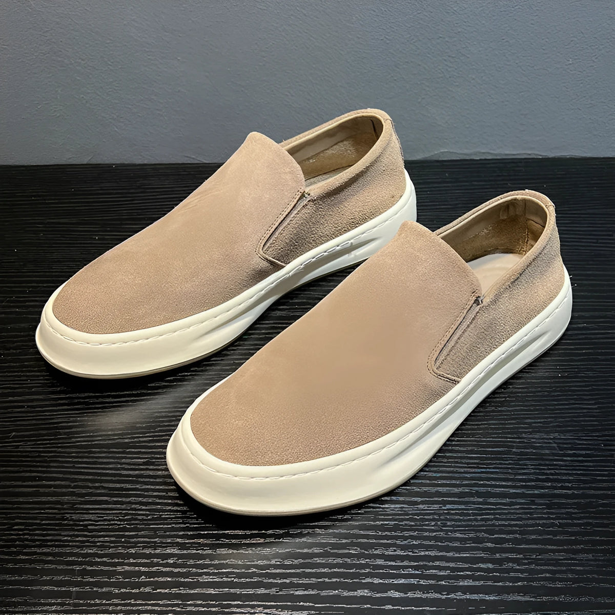 Men's grey and apricot PU casual shoes with round toe and mid-heel design