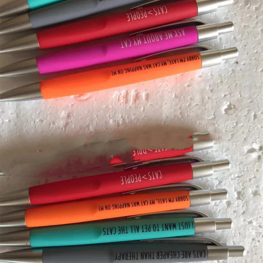 Automatic push action pen with replaceable colour refills in Cats or Dogs design, 10cm x 18cm storage bag