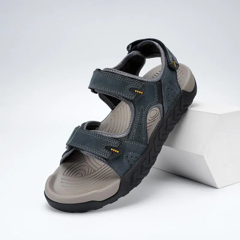 Men's breathable beach sandals with cowhide upper, rubber sole, Velcro fastening, dark gray khaki dark brown.