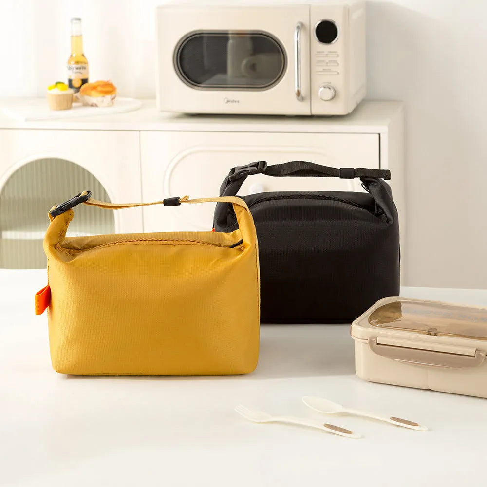 Japanese-style insulated lunch bag in Oxford cloth showing Army Green colour option