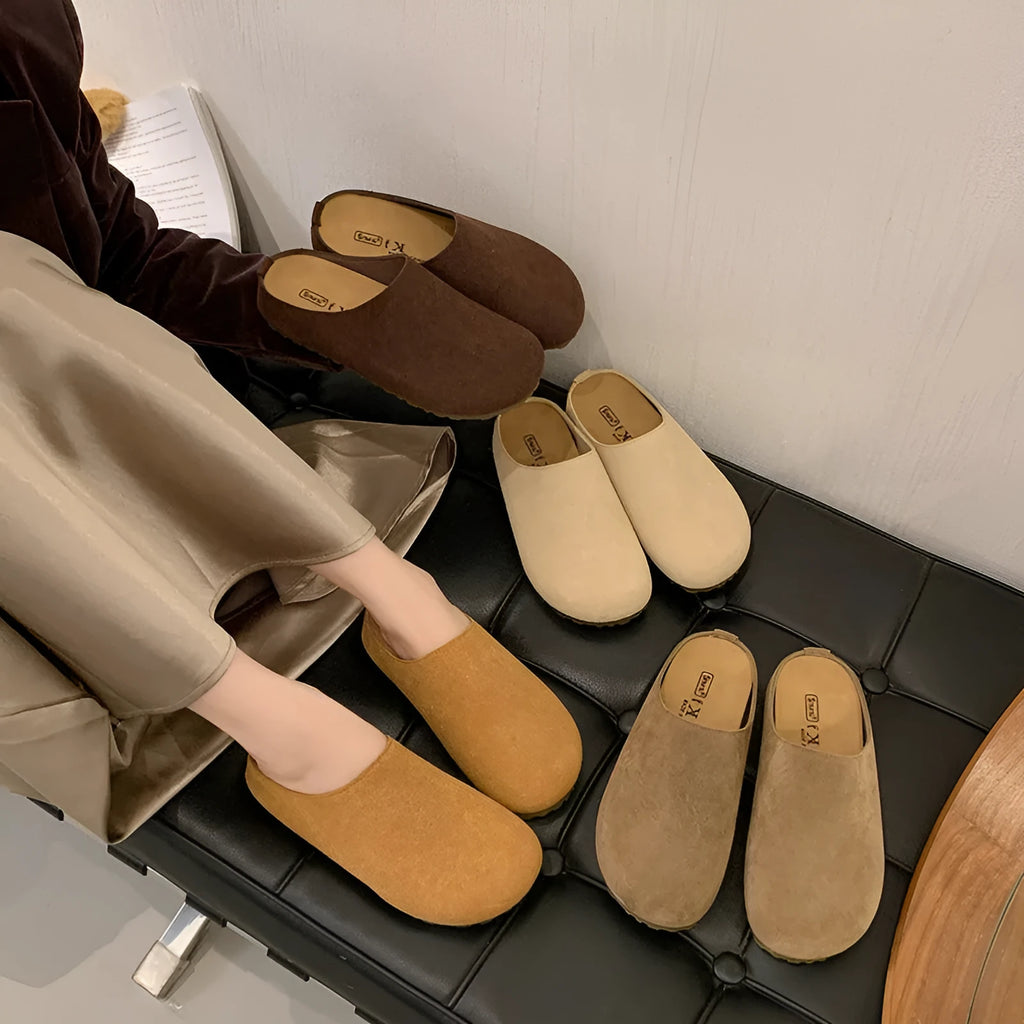 Korean style square-toe outdoor slippers in microfiber with slip-on design