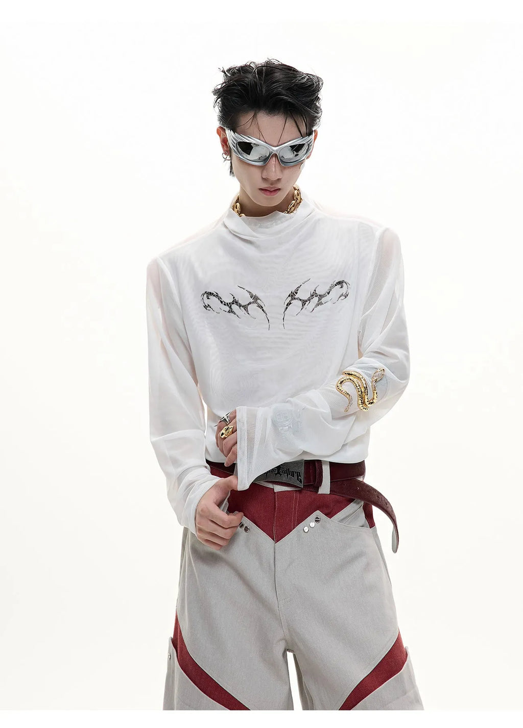Mesh ice-feeling slim bottoming shirt in black or white with long sleeves and close-fitting Asian sizing