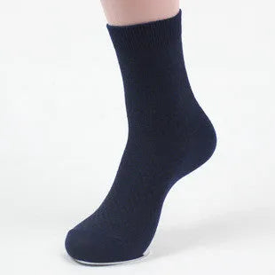 Men's bamboo fibre socks showing small square pattern in black colour with size scale