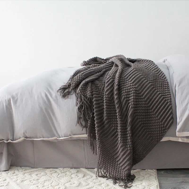 Small blanket nap blanket in polyester fibre, 127 x 170 cm, available in khaki, dark grey, and light grey colours