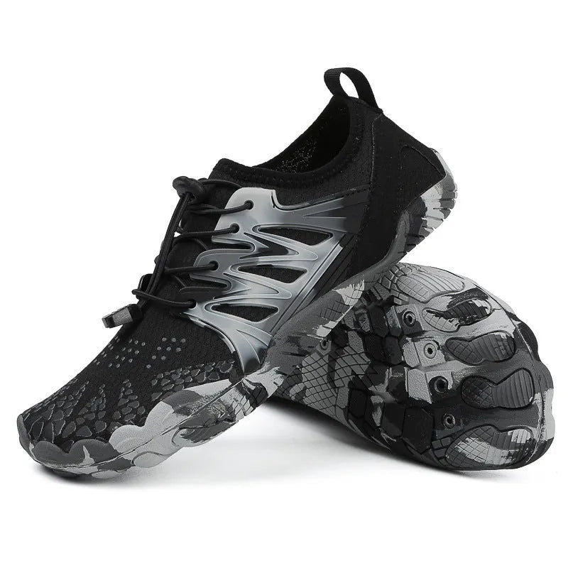 Quick-drying mesh beach shoes with lace-up front and rubber non-slip sole