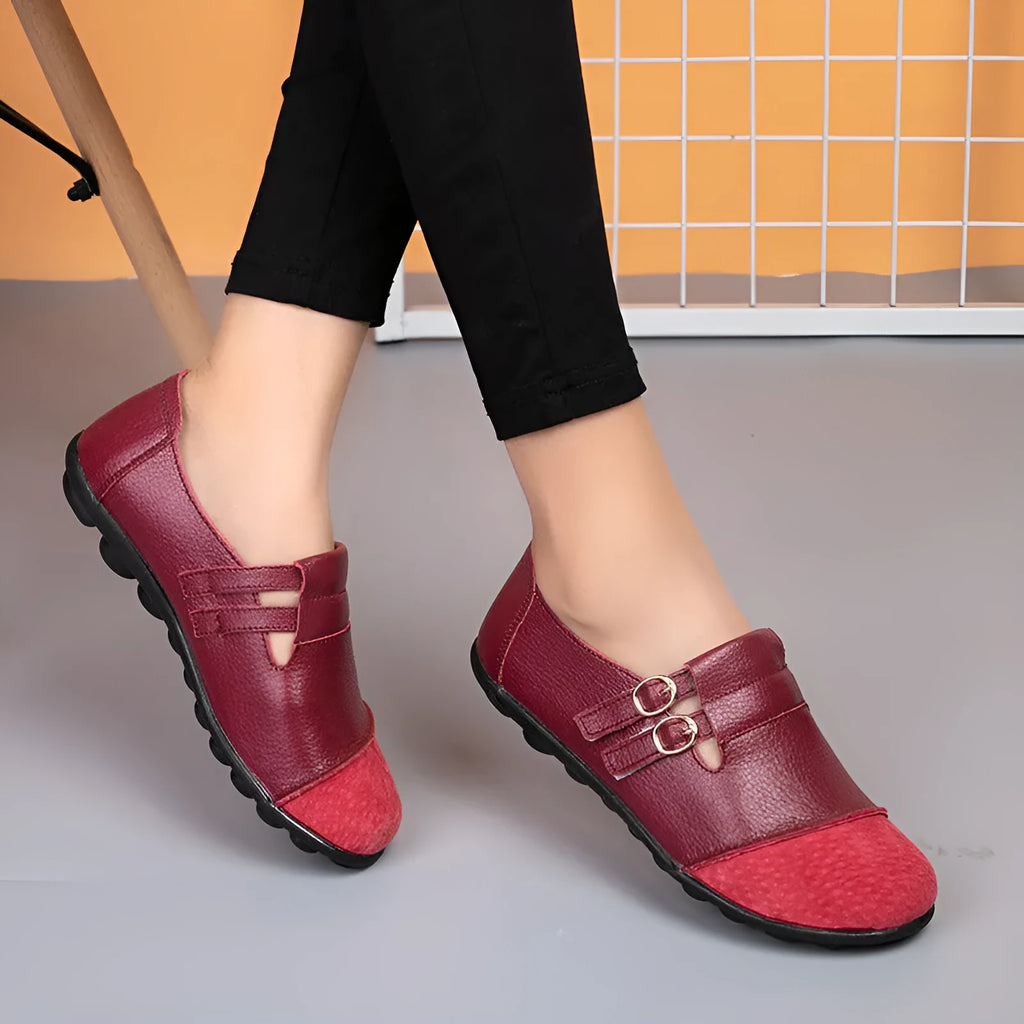 Casual flat shoes with velcro fastening and round toe in cow split leather with beef tendon soles