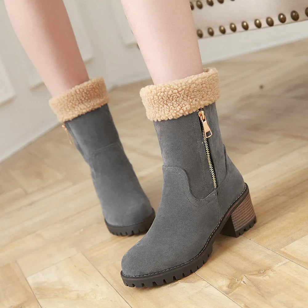 Men's waterproof snow boots with non-slip rubber sole and short plush lining in winter colours
