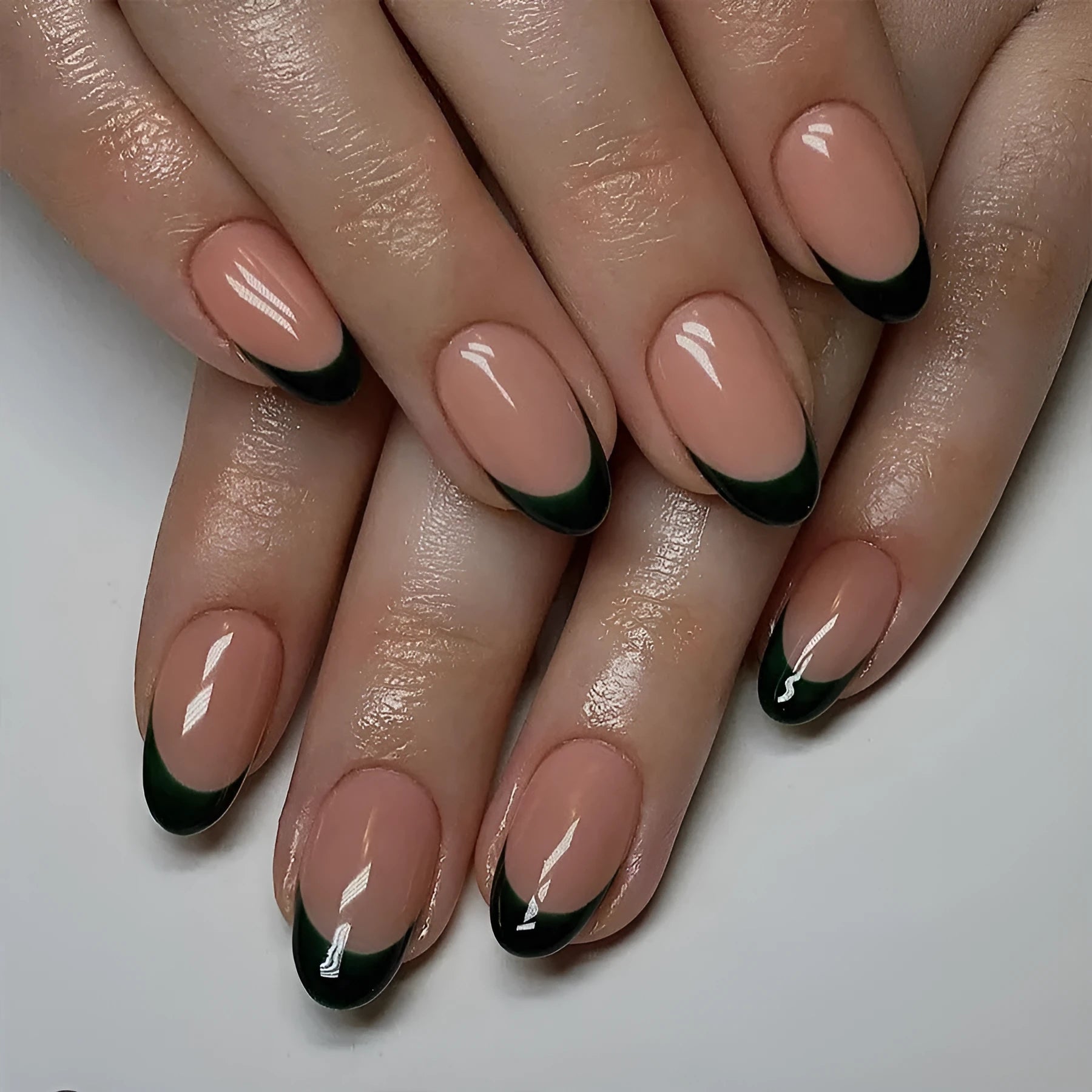 Black French style almond shaped short artificial nails 24 piece set for DIY manicure