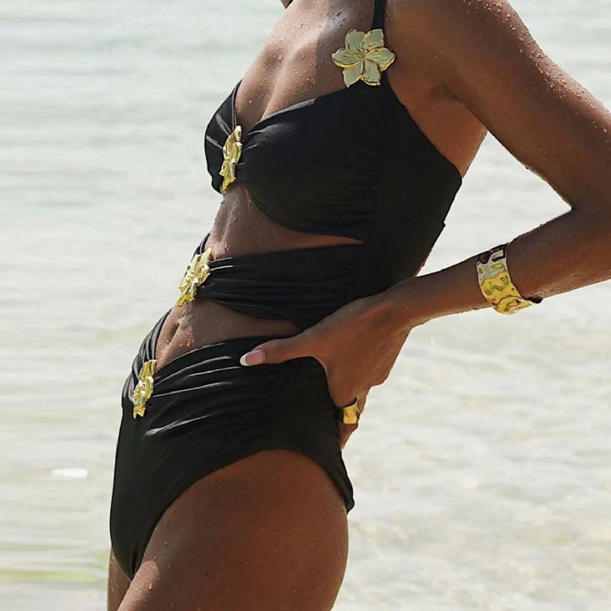 Women's solid colour one-piece swimsuit with hollow-out tube top and matching detachable skirt