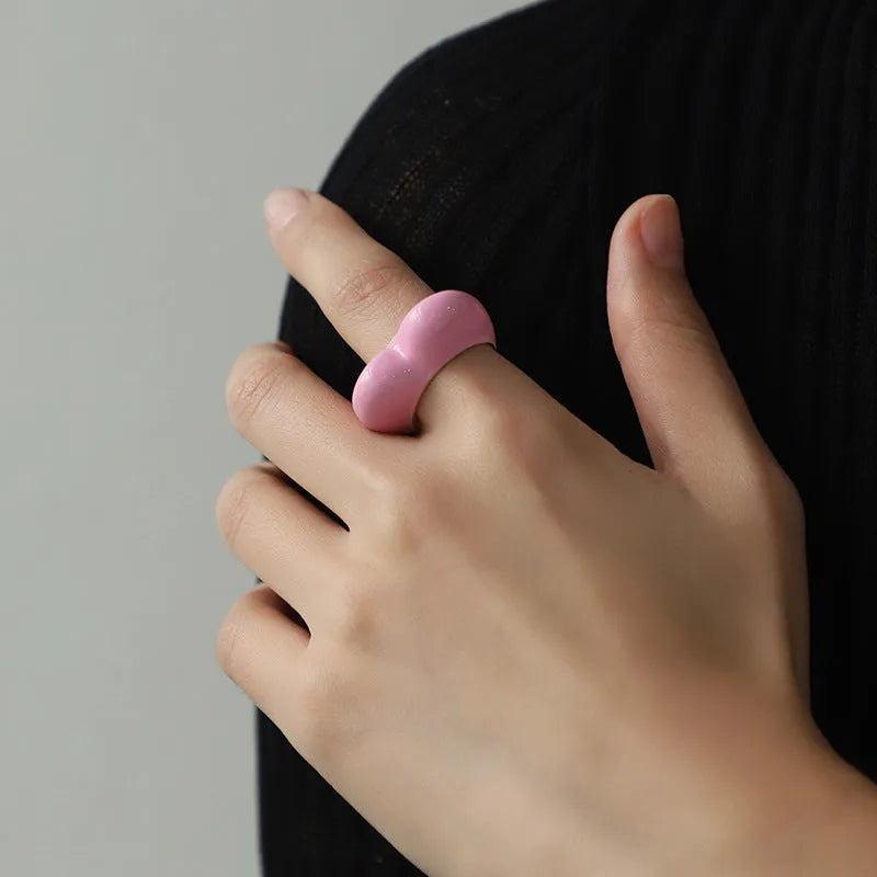 Zinc alloy heart ring with 3D enamel finish in colour options of black, pink, purple or red